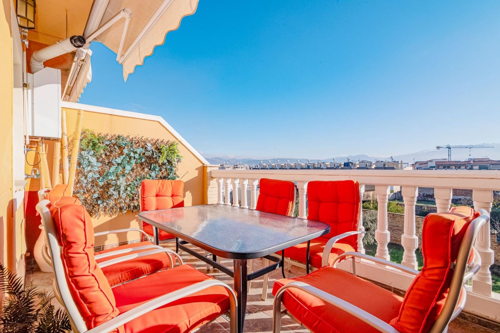 2 Zimmer Penthouse zu verkaufen in Churriana de la Vega mit Garage - 185.000 € (Ref: 9502337)