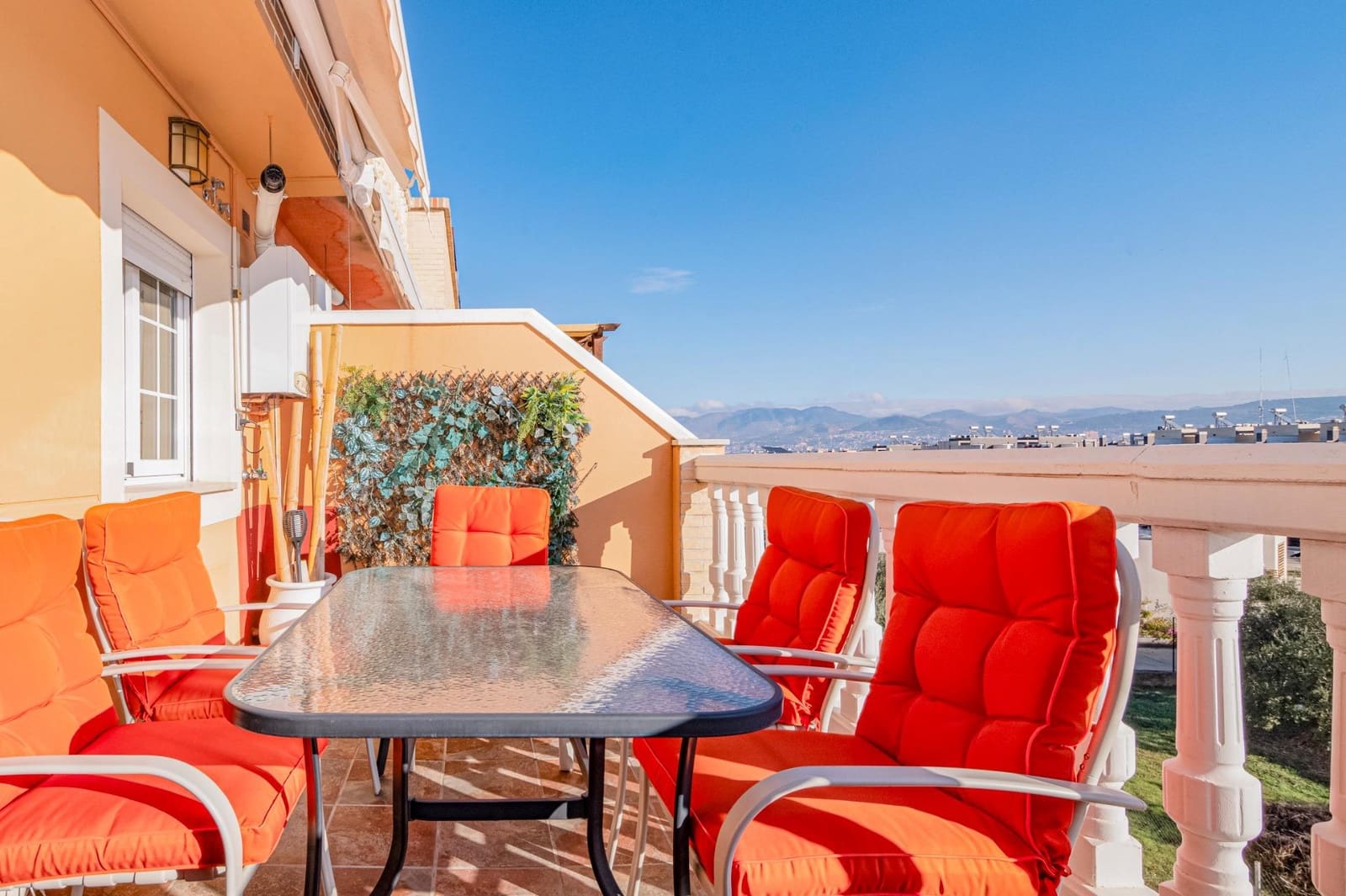 2 Zimmer Penthouse zu verkaufen in Churriana de la Vega mit Garage - 185.000 € (Ref: 9502337)