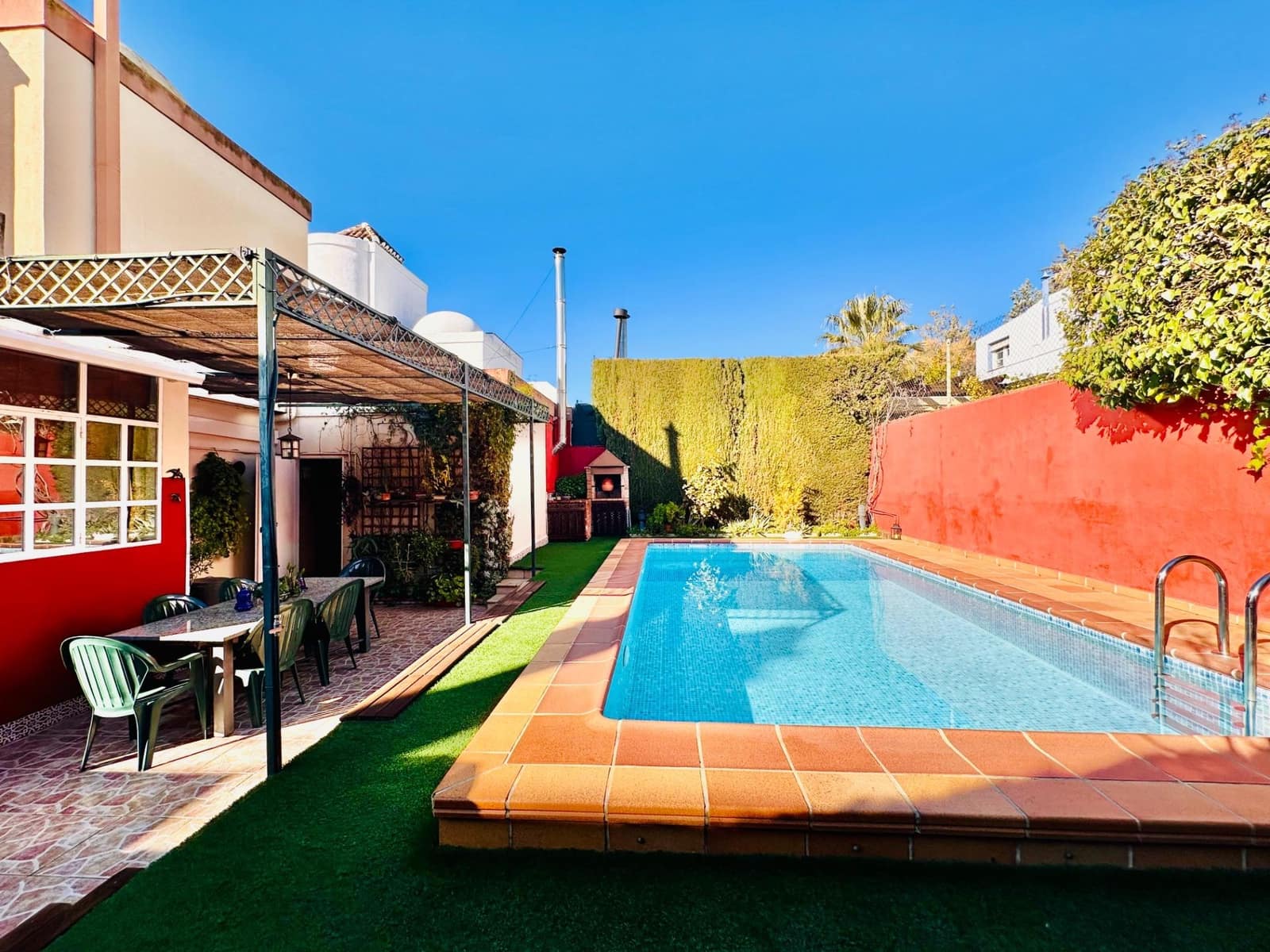 4 bedroom Villa for sale in Albolote with pool garage - € 350,000 (Ref: 9504256)