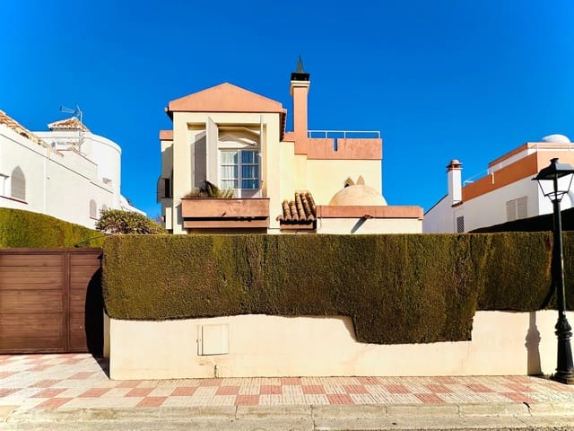 4 bedroom Villa for sale in Albolote with pool garage - € 350,000 (Ref: 9504256)