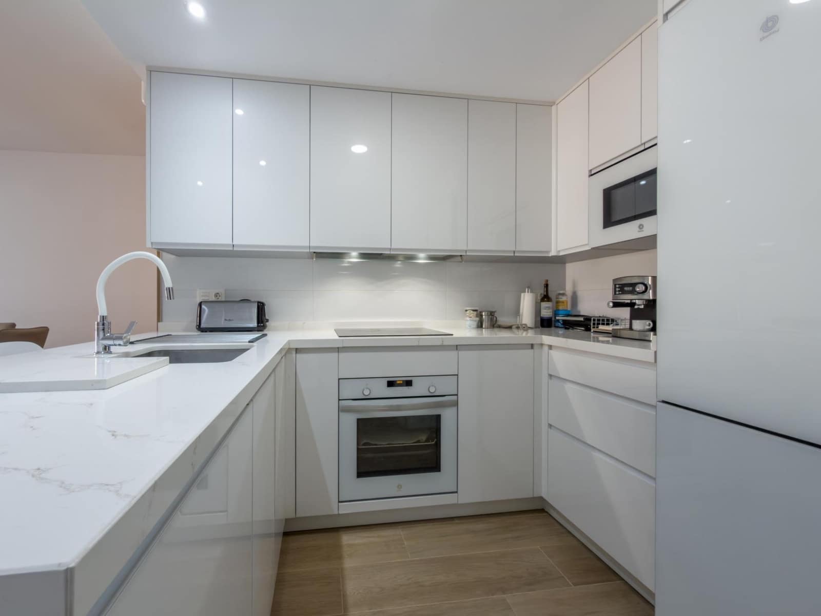 2 bedroom Flat for sale in Salobrena with pool garage - € 259,000 (Ref: 9513388)