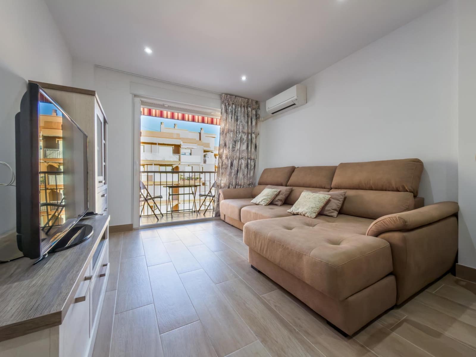 2 bedroom Flat for sale in Salobrena with pool garage - € 259,000 (Ref: 9513388)