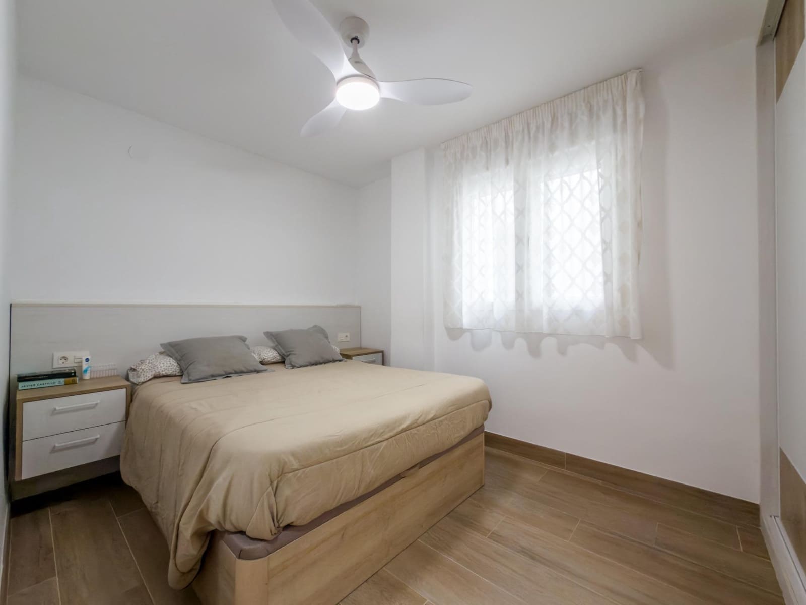 2 bedroom Flat for sale in Salobrena with pool garage - € 259,000 (Ref: 9513388)