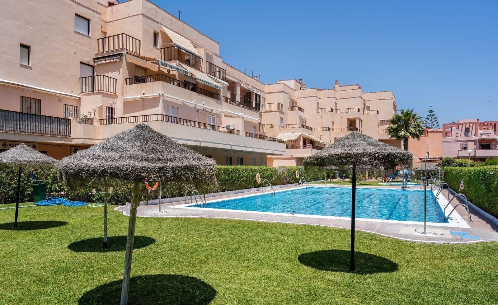 2 bedroom Flat for sale in Salobrena with pool garage - € 259,000 (Ref: 9513388)