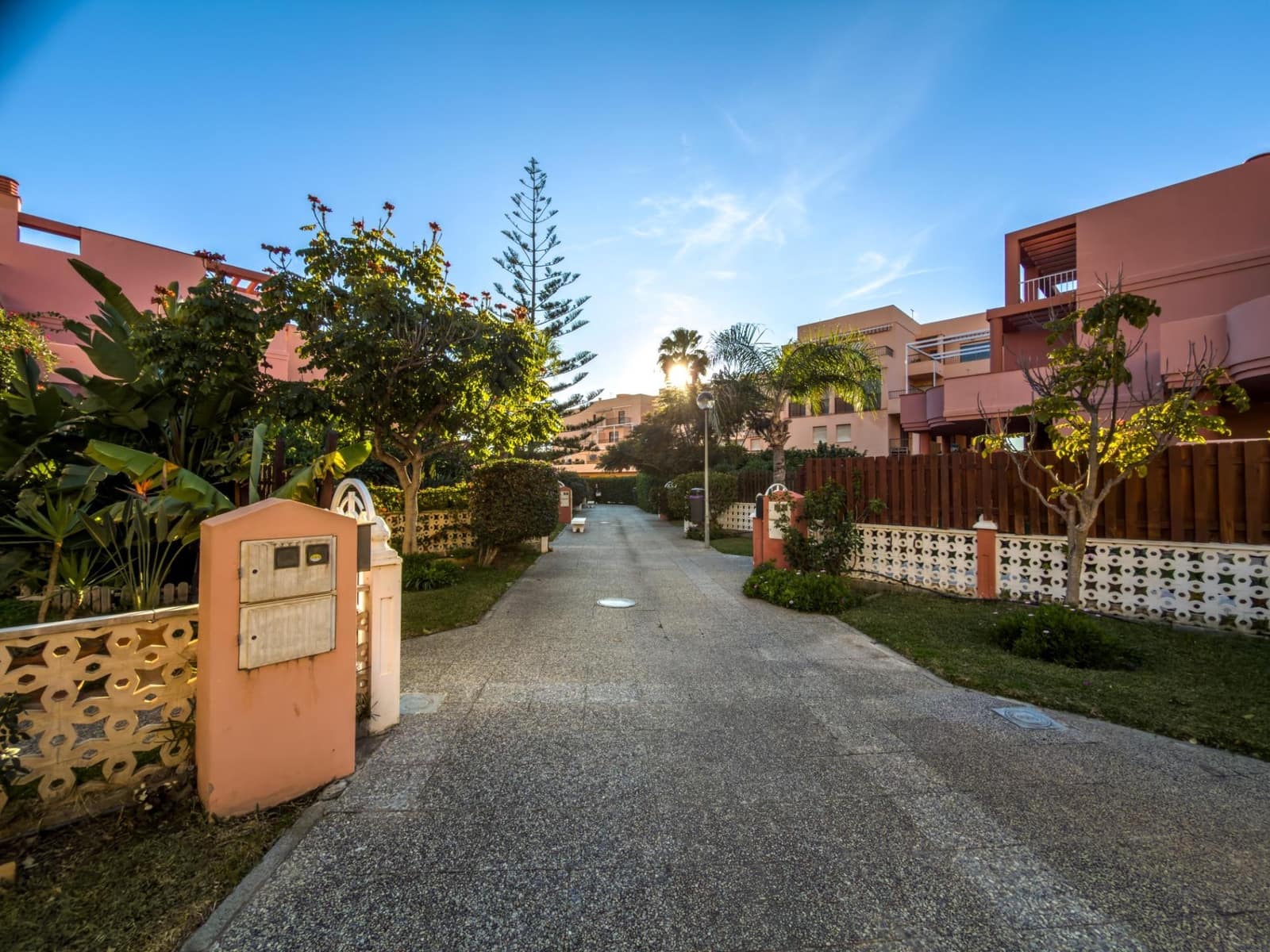 2 bedroom Flat for sale in Salobrena with pool garage - € 259,000 (Ref: 9513388)