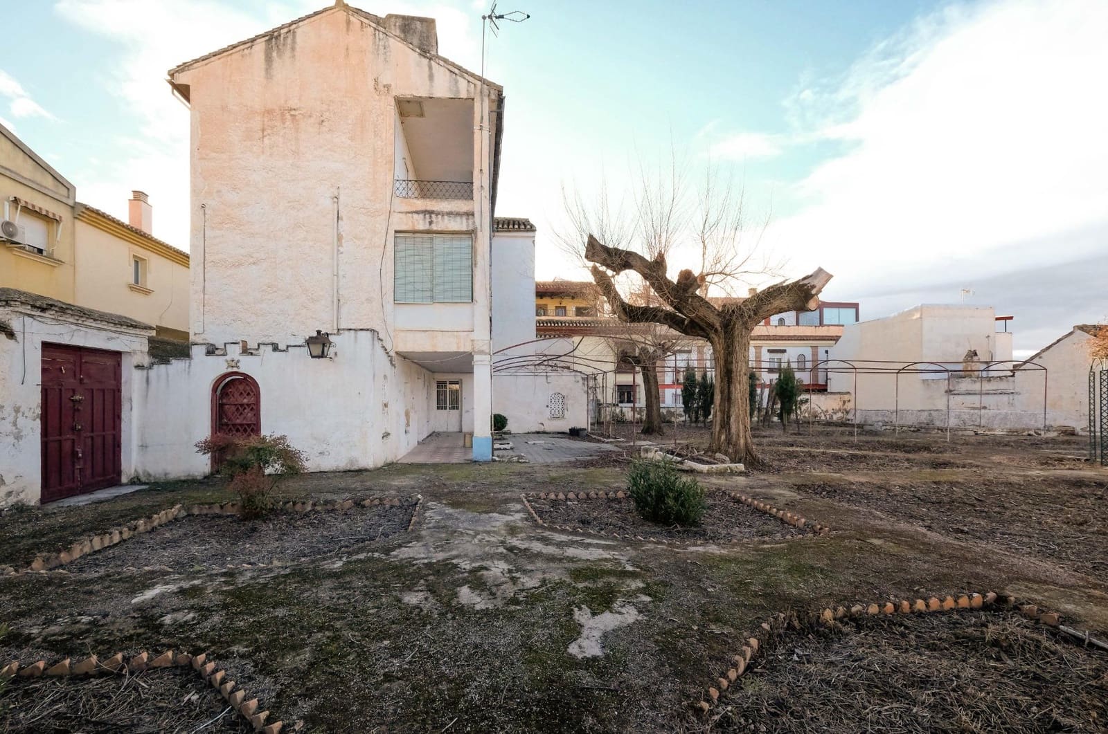 13 sovrum Finca/Hus på landet till salu i La Zubia - 350 000 € (Ref: 9513389)