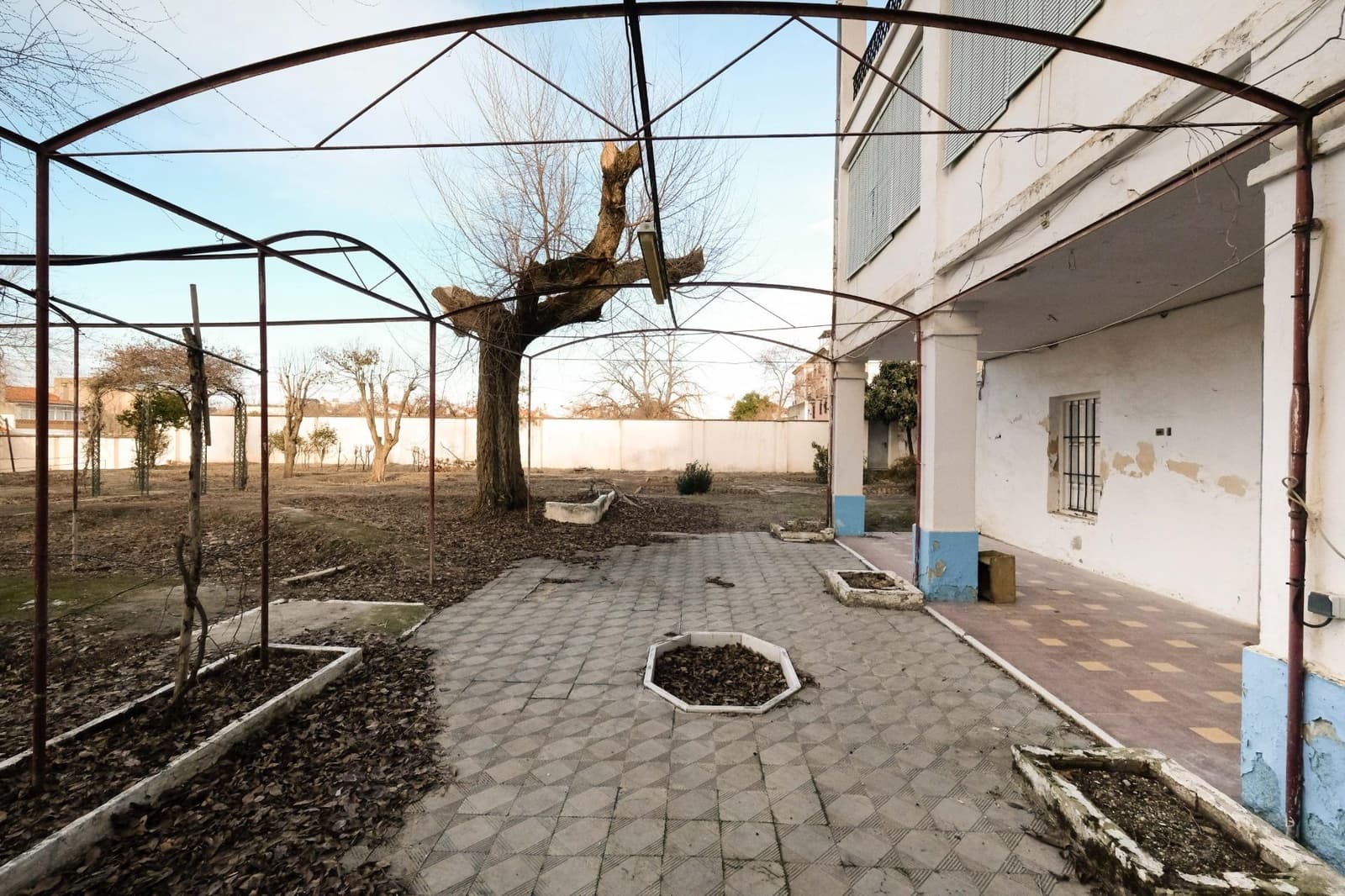 13 sovrum Finca/Hus på landet till salu i La Zubia - 350 000 € (Ref: 9513389)