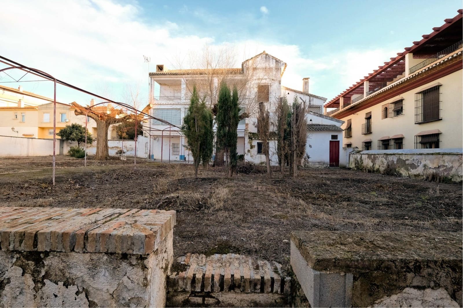 13 sovrum Finca/Hus på landet till salu i La Zubia - 350 000 € (Ref: 9513389)