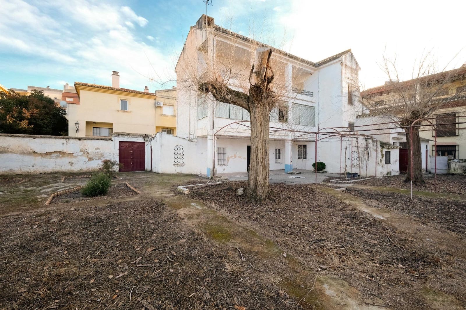 13 sovrum Finca/Hus på landet till salu i La Zubia - 350 000 € (Ref: 9513389)