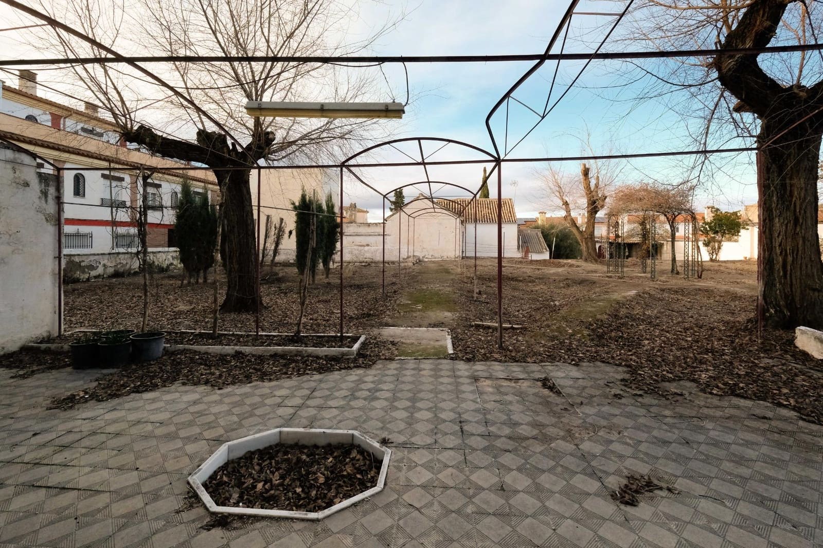 13 sovrum Finca/Hus på landet till salu i La Zubia - 350 000 € (Ref: 9513389)