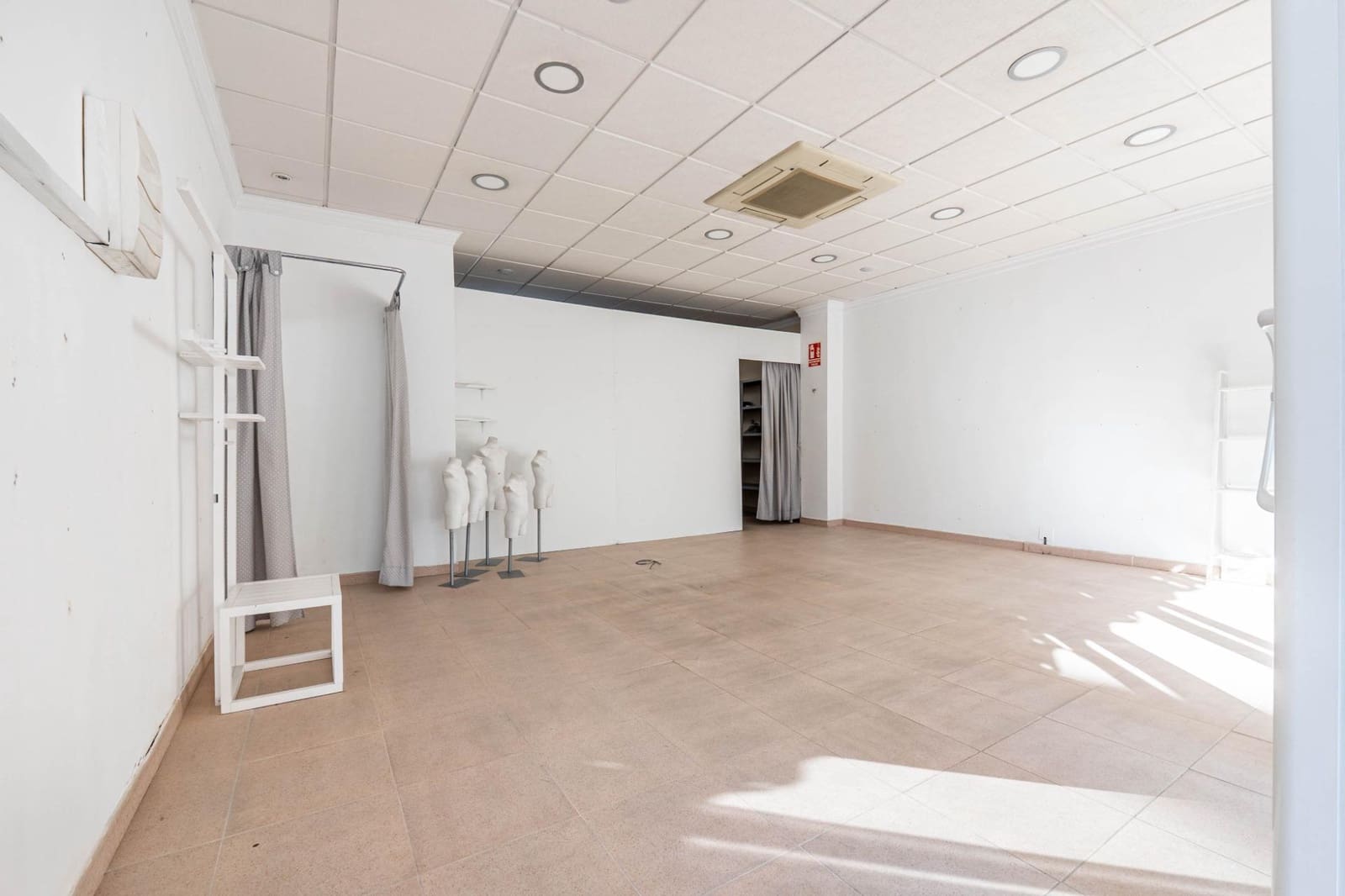 Gewerbe zu verkaufen in Armilla - 119.900 € (Ref: 9518887)