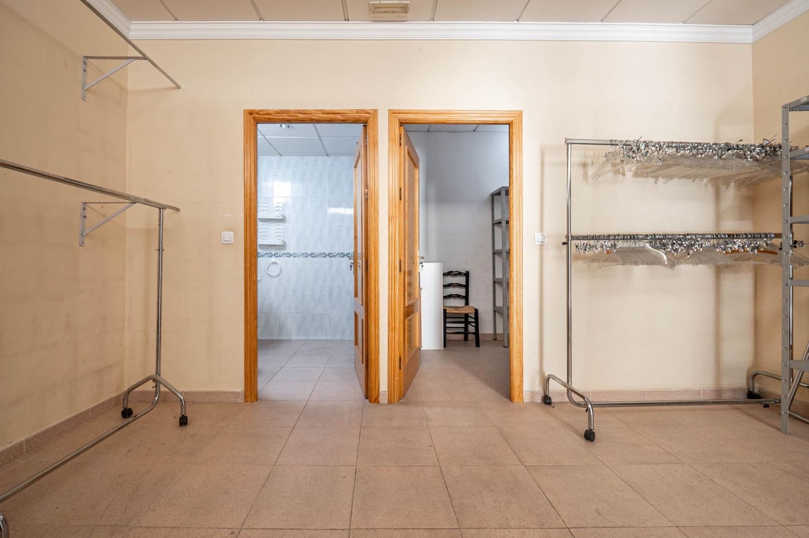 Gewerbe zu verkaufen in Armilla - 119.900 € (Ref: 9518887)