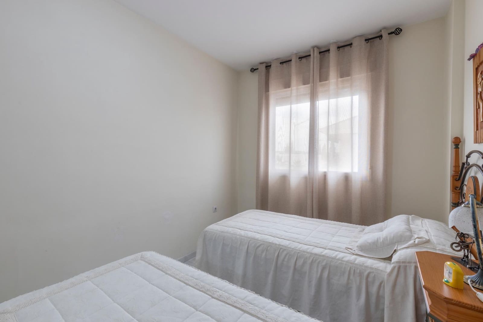 3 slaapkamer Halfvrijstaande villa te koop in Belicena met garage - € 239.900 (Ref: 9518888)