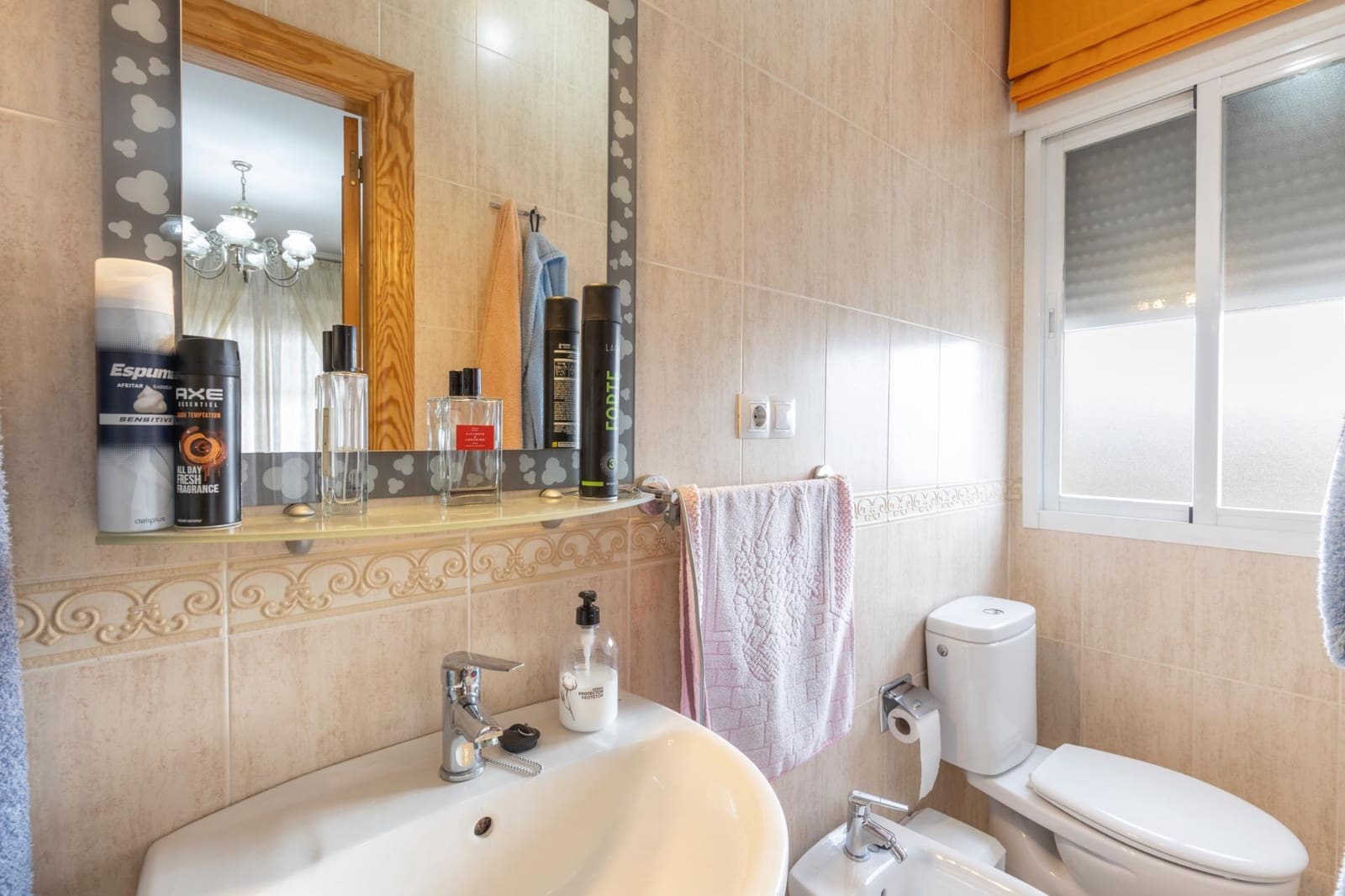 3 slaapkamer Halfvrijstaande villa te koop in Belicena met garage - € 239.900 (Ref: 9518888)