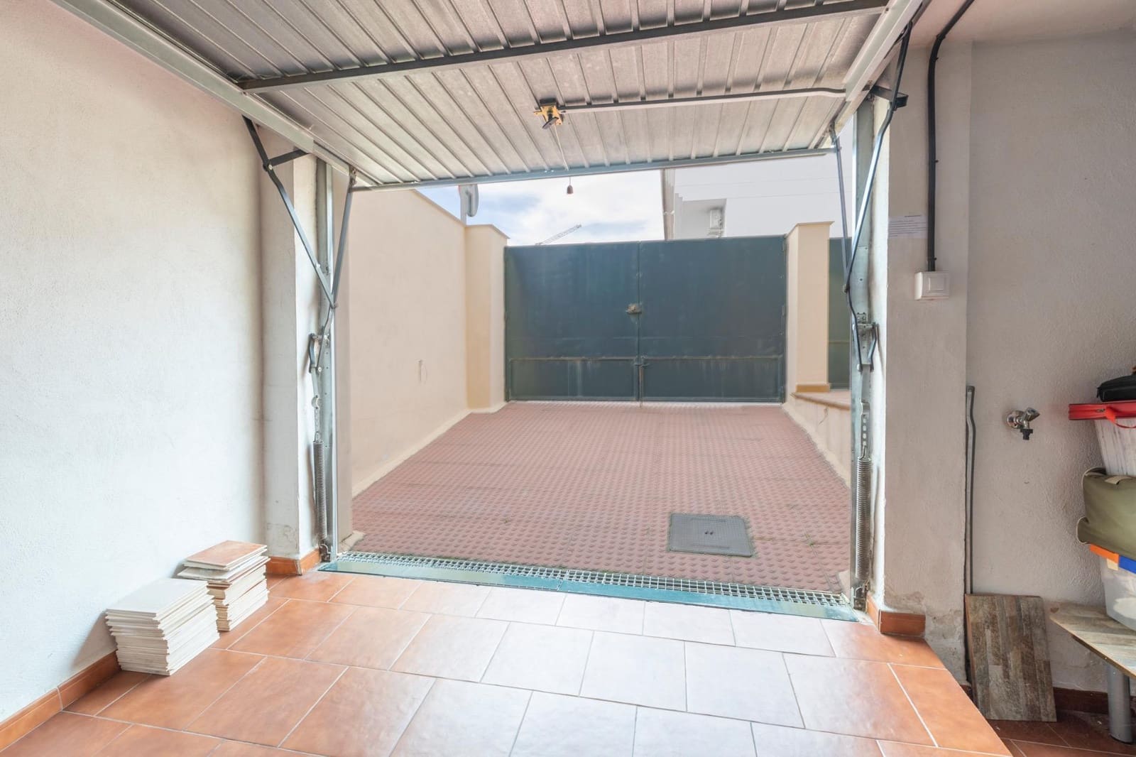 3 slaapkamer Halfvrijstaande villa te koop in Belicena met garage - € 239.900 (Ref: 9518888)