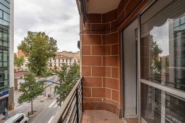 4 sovrum Lägenhet till salu i Centro - Sagrario, Granada stad med garage - 410 000 € (Ref: 9524279)