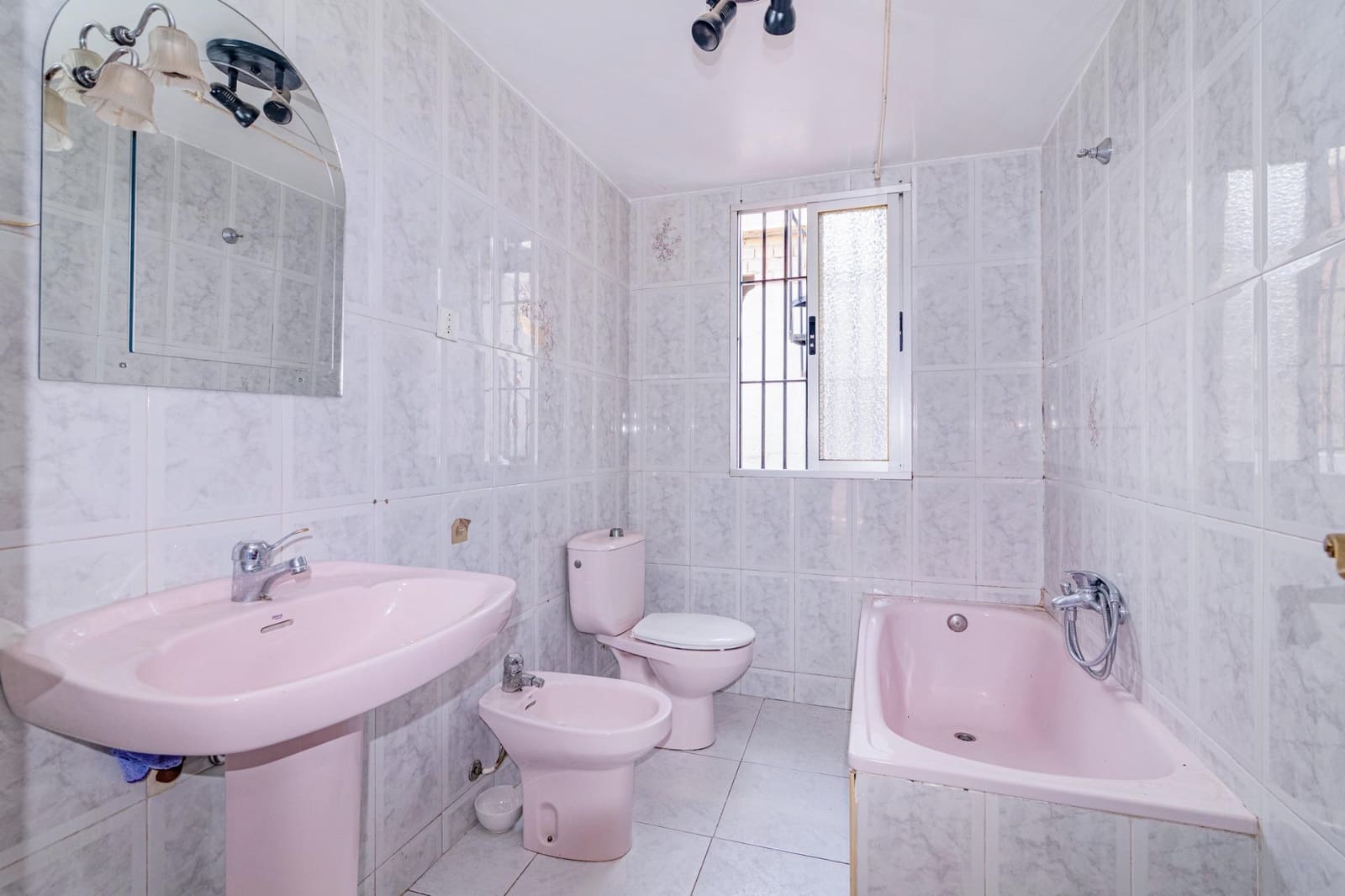 4 slaapkamer Appartement te koop in Granada stad - € 440.000 (Ref: 9524756)