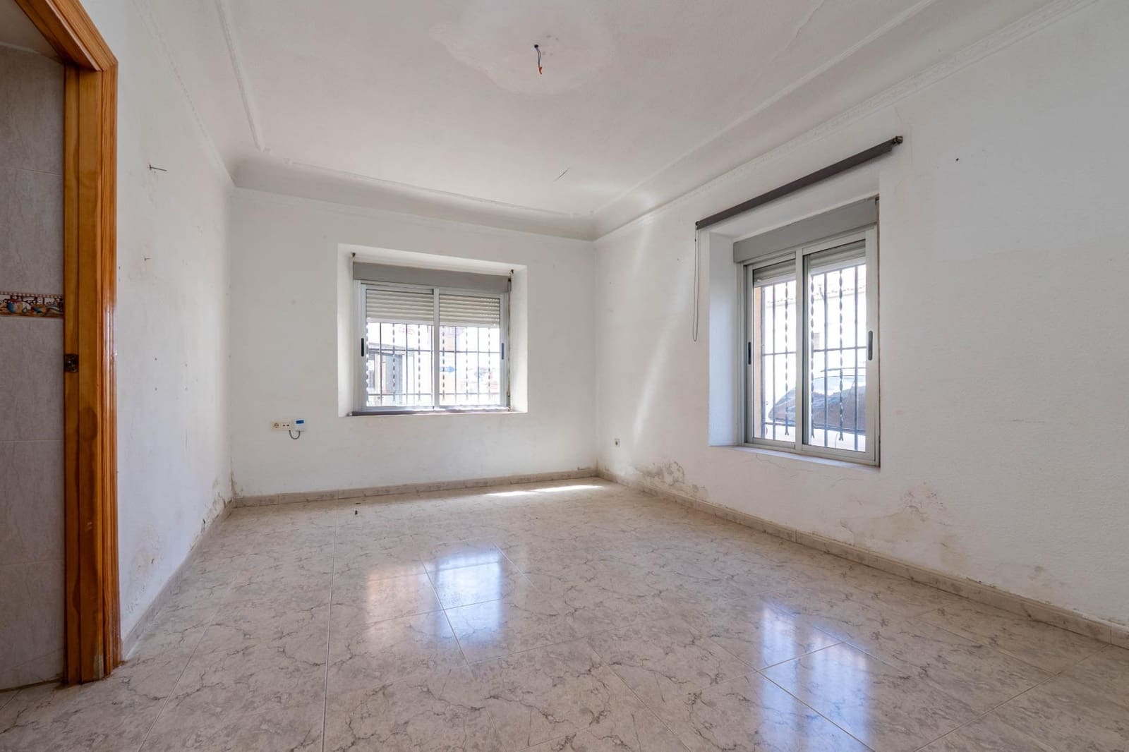 11 sypialnia Apartament na sprzedaż w Guadix z garażem - 300 000 € (Ref: 9524758)