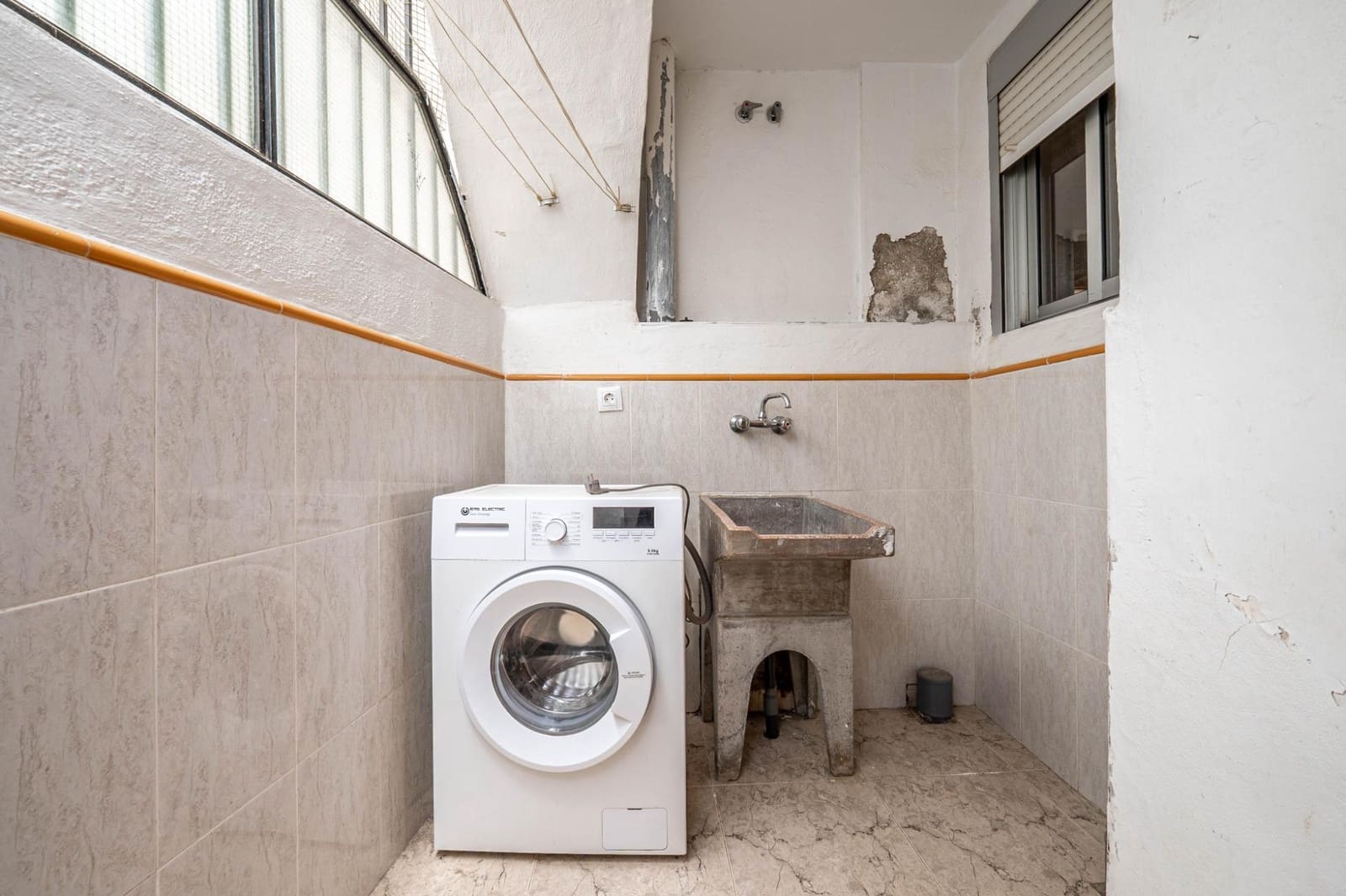 11 sypialnia Apartament na sprzedaż w Guadix z garażem - 300 000 € (Ref: 9524758)