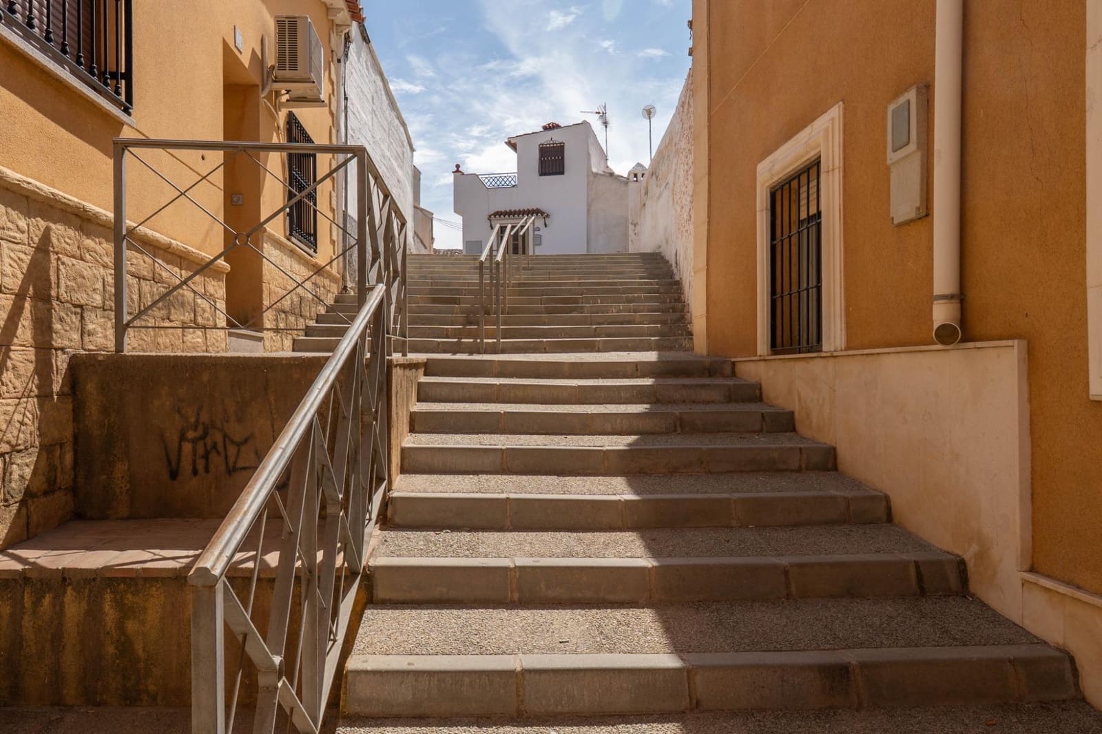 11 sypialnia Apartament na sprzedaż w Guadix z garażem - 300 000 € (Ref: 9524758)