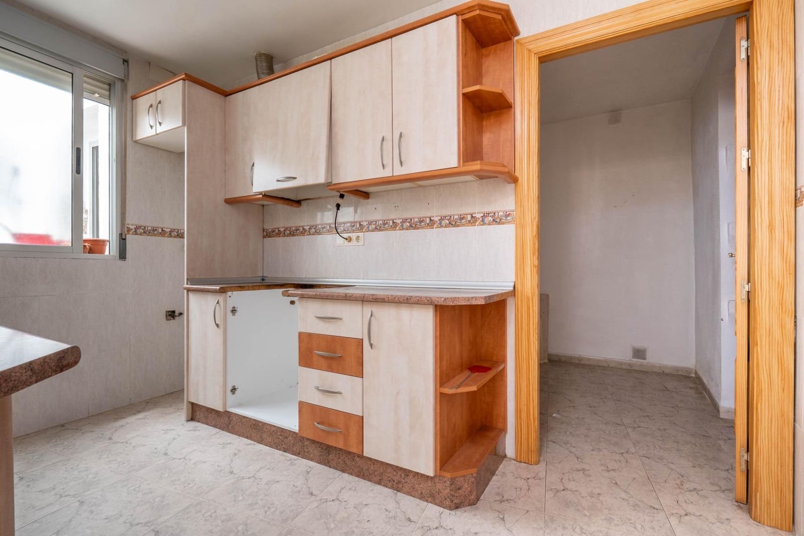 11 sypialnia Apartament na sprzedaż w Guadix z garażem - 300 000 € (Ref: 9524758)