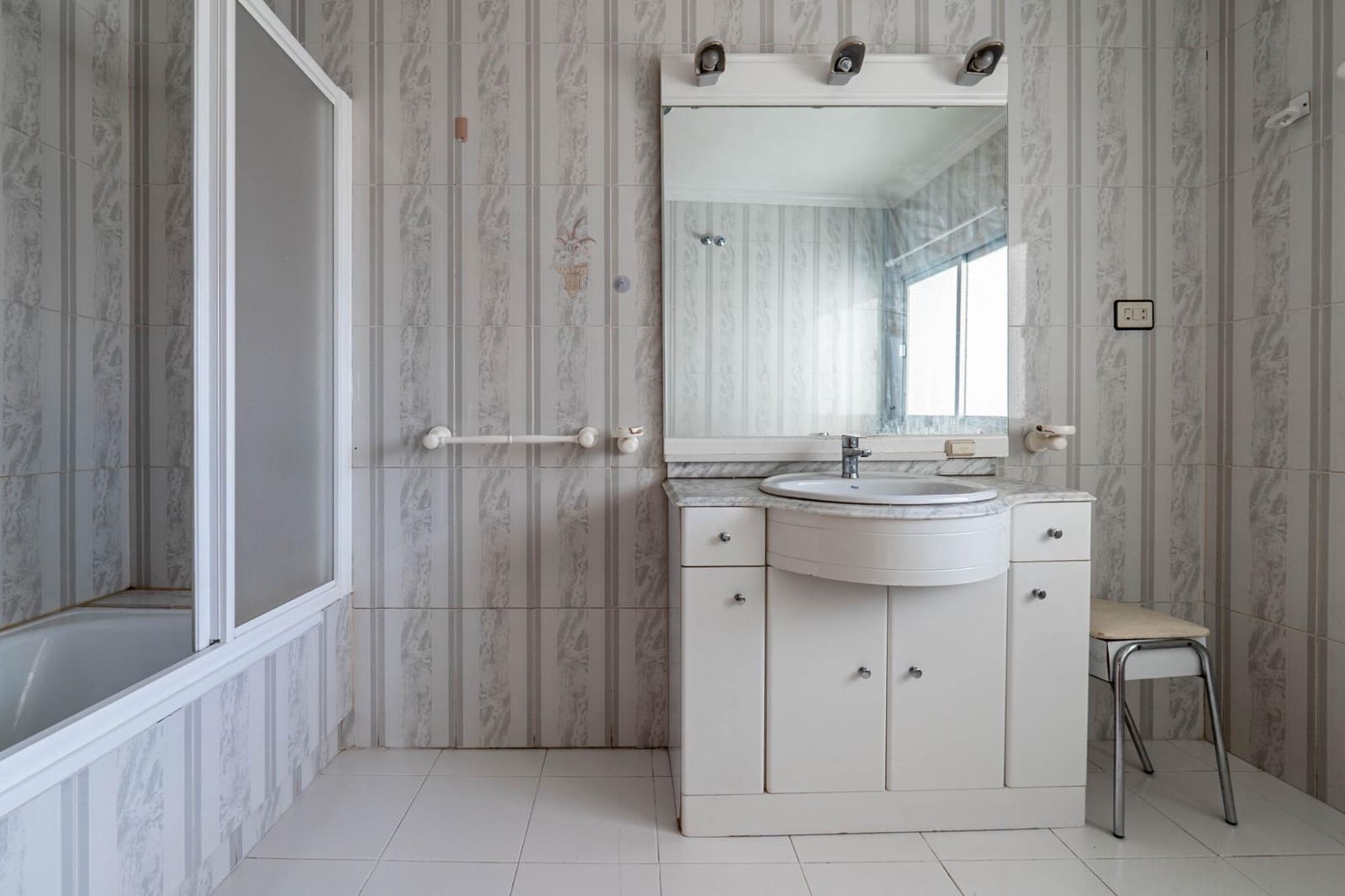 11 sypialnia Apartament na sprzedaż w Guadix z garażem - 300 000 € (Ref: 9524758)