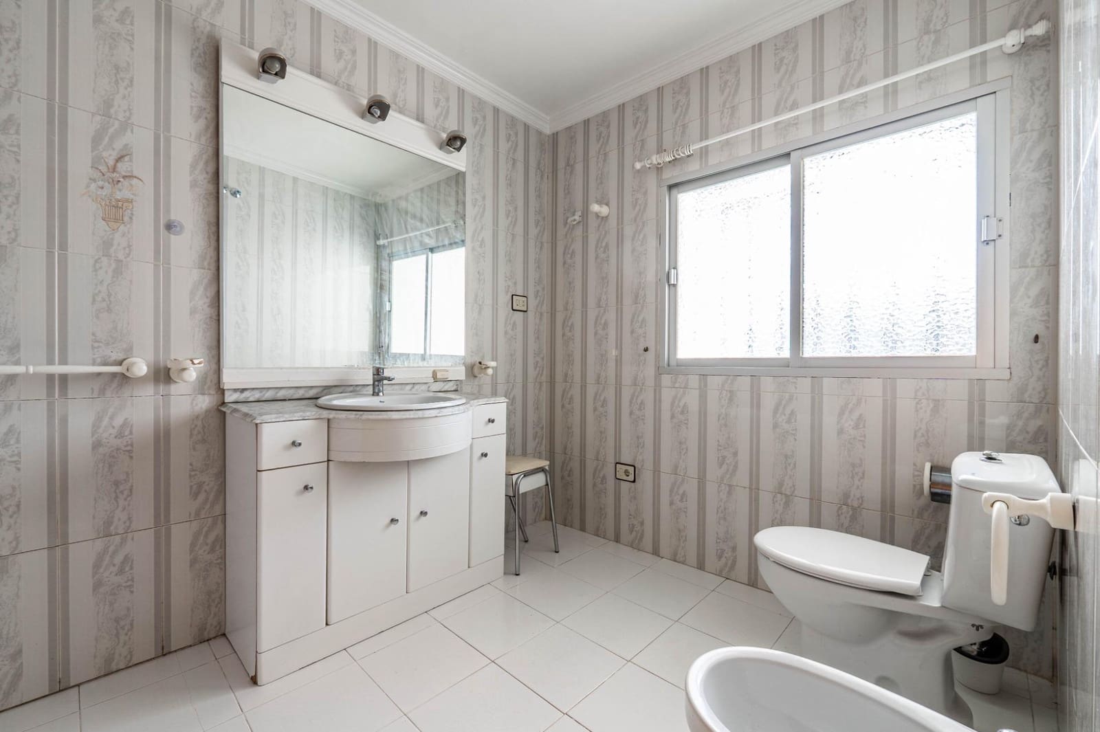 11 sypialnia Apartament na sprzedaż w Guadix z garażem - 300 000 € (Ref: 9524758)