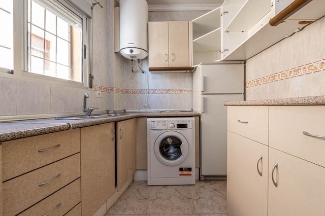 11 sypialnia Apartament na sprzedaż w Guadix z garażem - 300 000 € (Ref: 9524758)