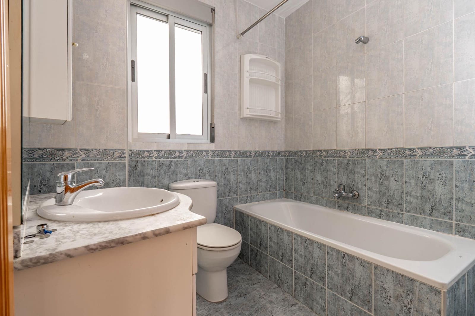 11 sypialnia Apartament na sprzedaż w Guadix z garażem - 300 000 € (Ref: 9524758)