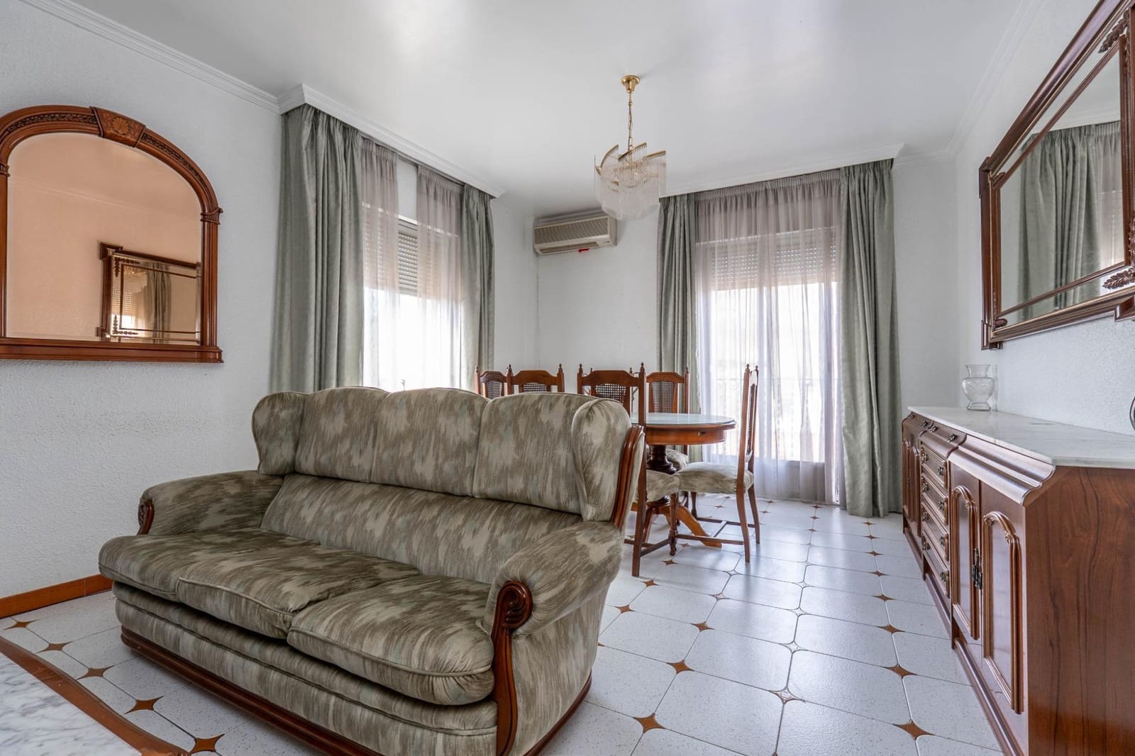 11 sypialnia Apartament na sprzedaż w Guadix z garażem - 300 000 € (Ref: 9524758)