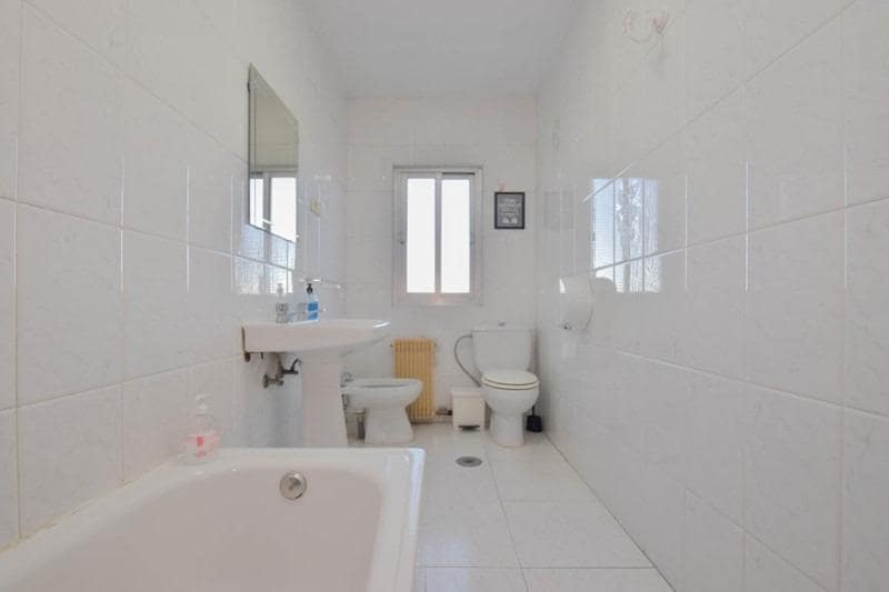 Kommersiell till salu i Santa Fe - 400 000 € (Ref: 9541080)