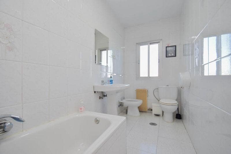 Kommersiell till salu i Santa Fe - 400 000 € (Ref: 9541080)