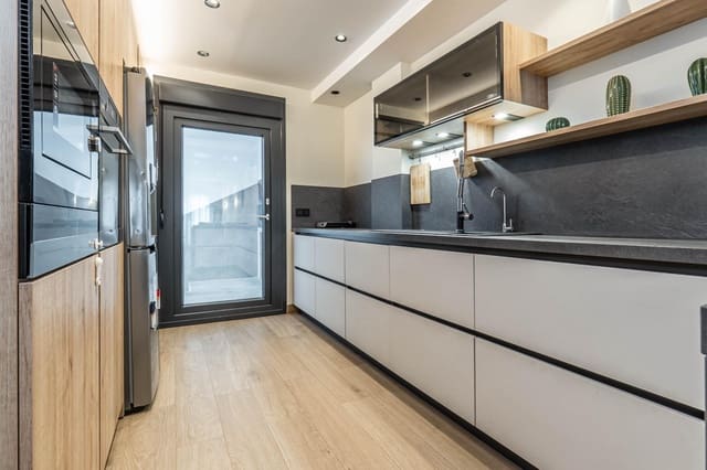 3 Zimmer Reihenhaus zu verkaufen in Albolote mit Garage - 385.000 € (Ref: 9541081)