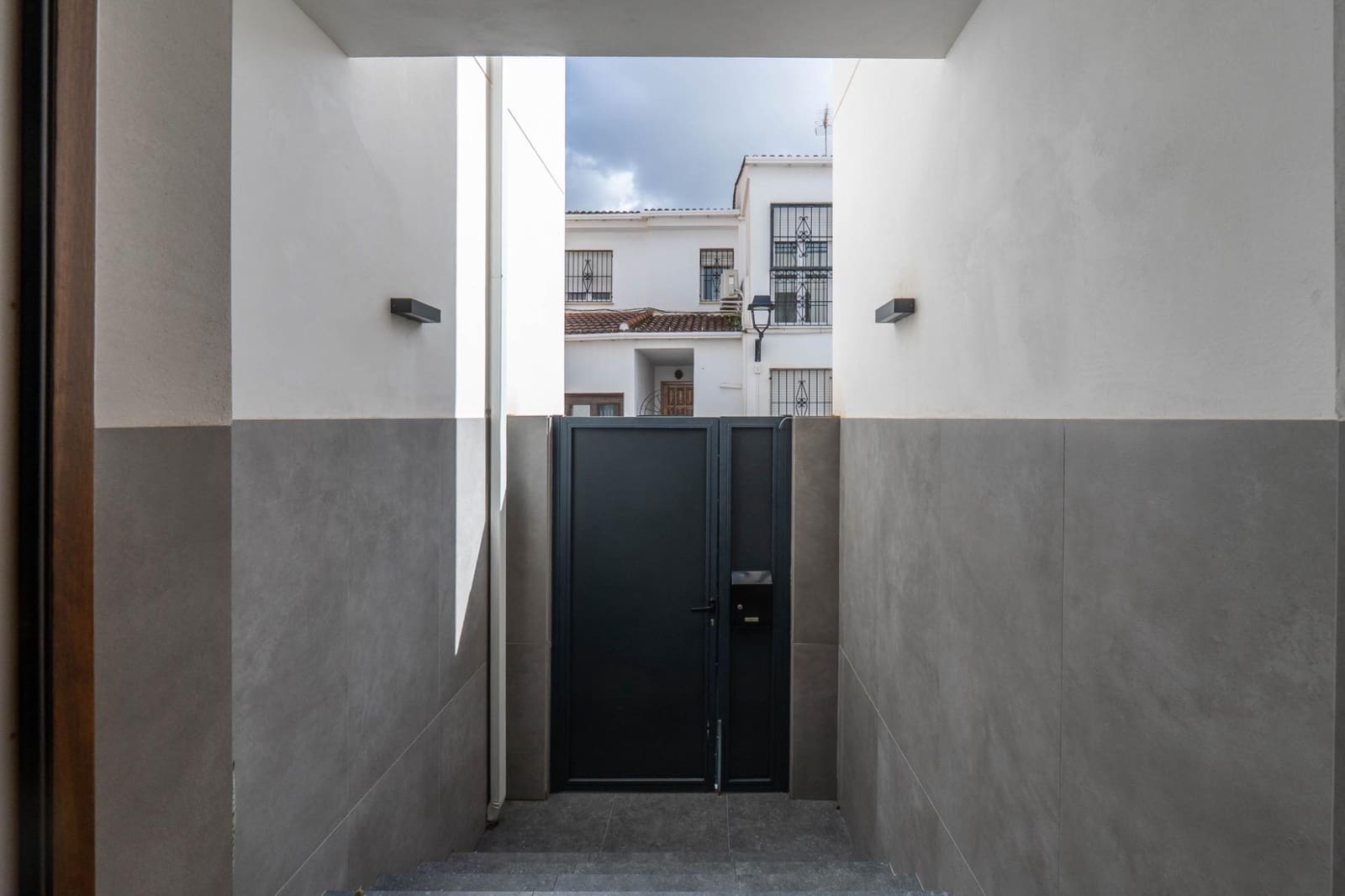 3 Zimmer Reihenhaus zu verkaufen in Albolote mit Garage - 385.000 € (Ref: 9541081)