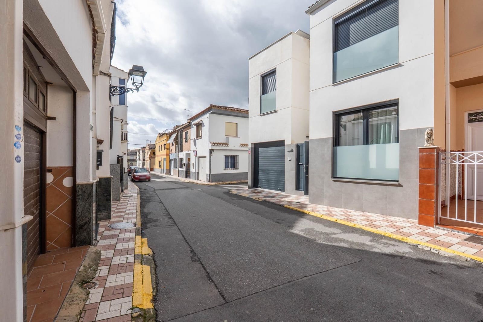 3 Zimmer Reihenhaus zu verkaufen in Albolote mit Garage - 385.000 € (Ref: 9541081)