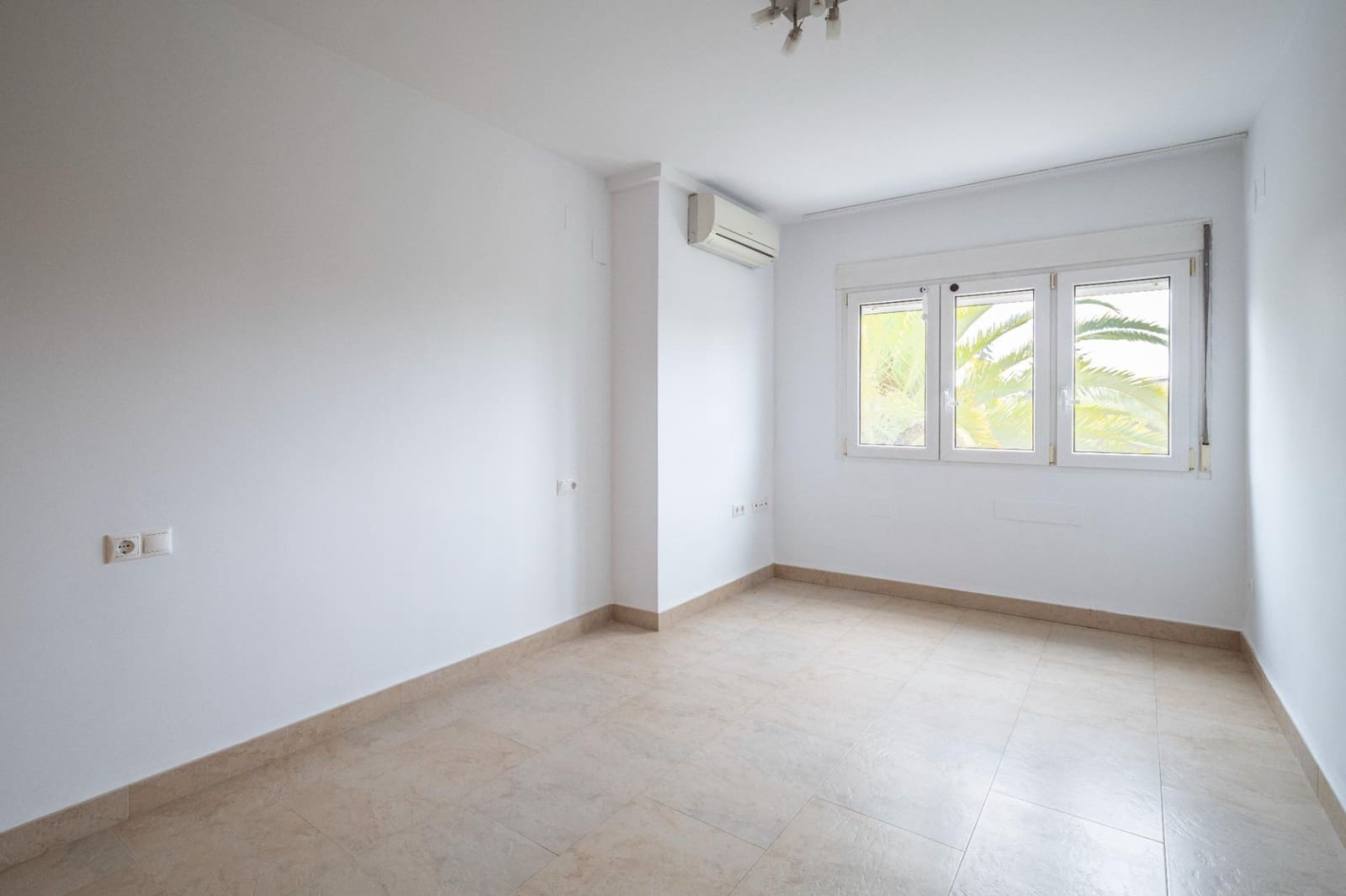 4 soverom Leilighet til salgs i Granada by med garasje - € 548 000 (Ref: 9555818)