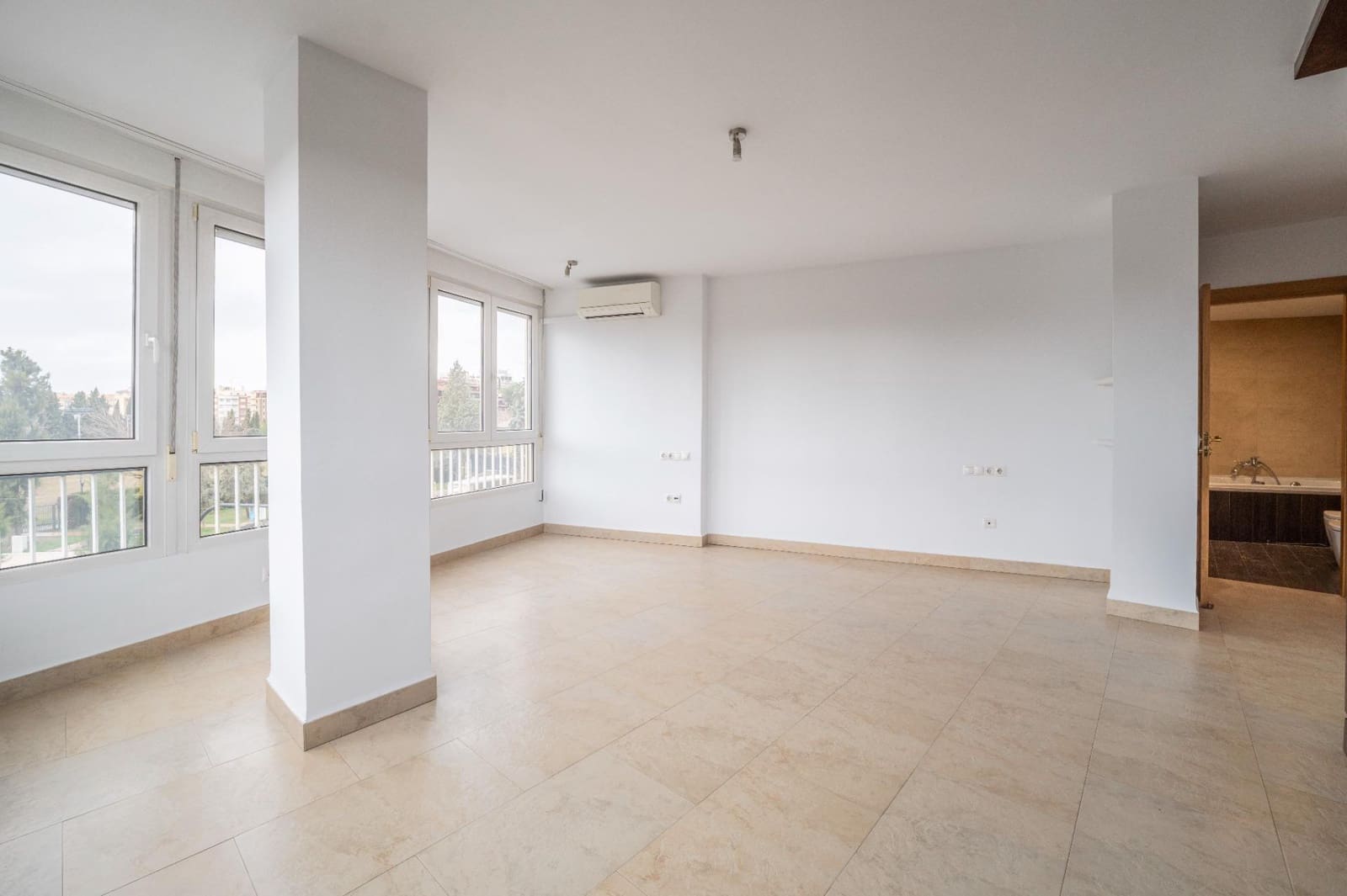 4 soverom Leilighet til salgs i Granada by med garasje - € 548 000 (Ref: 9555818)