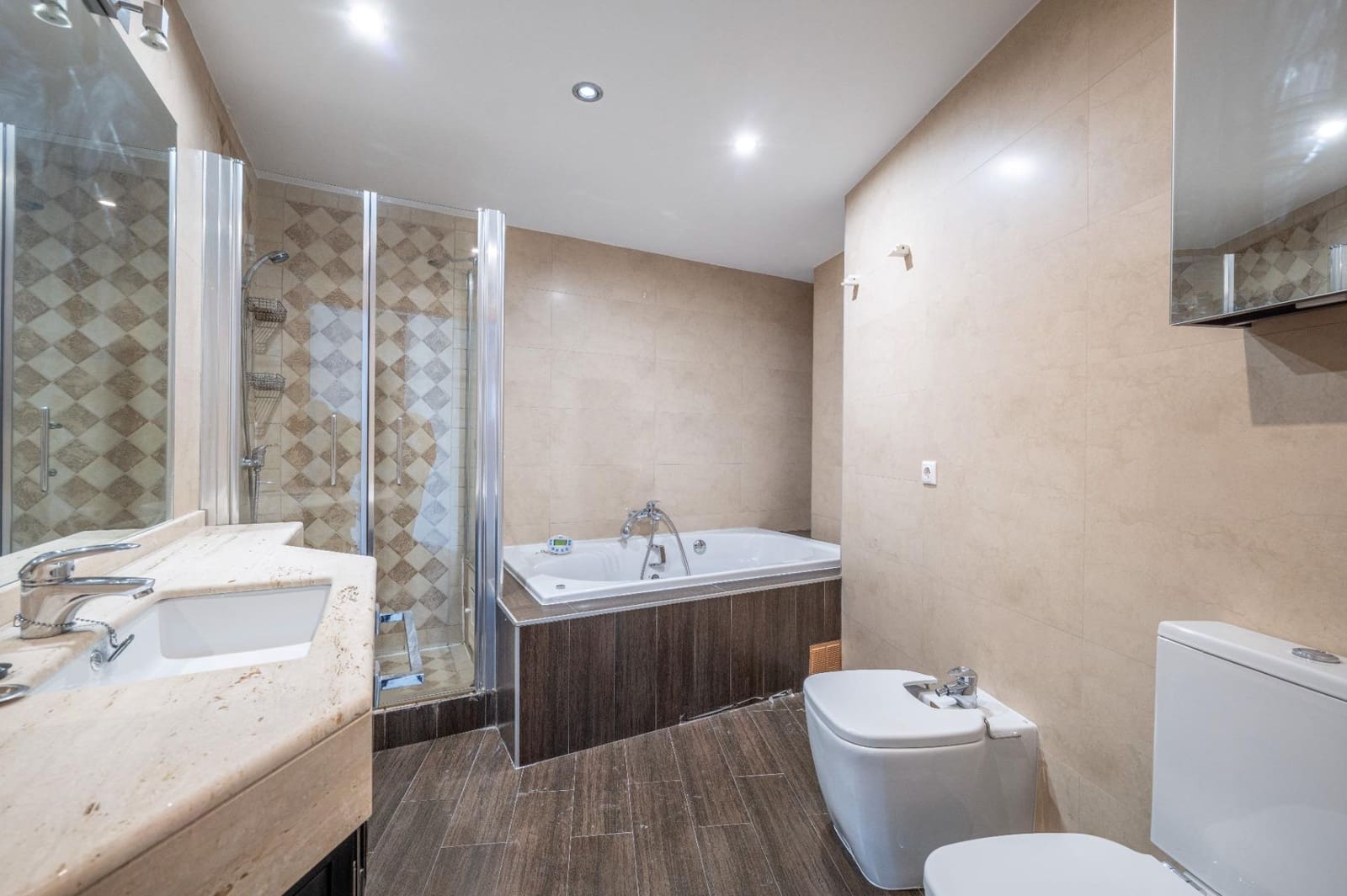 4 soverom Leilighet til salgs i Granada by med garasje - € 548 000 (Ref: 9555818)