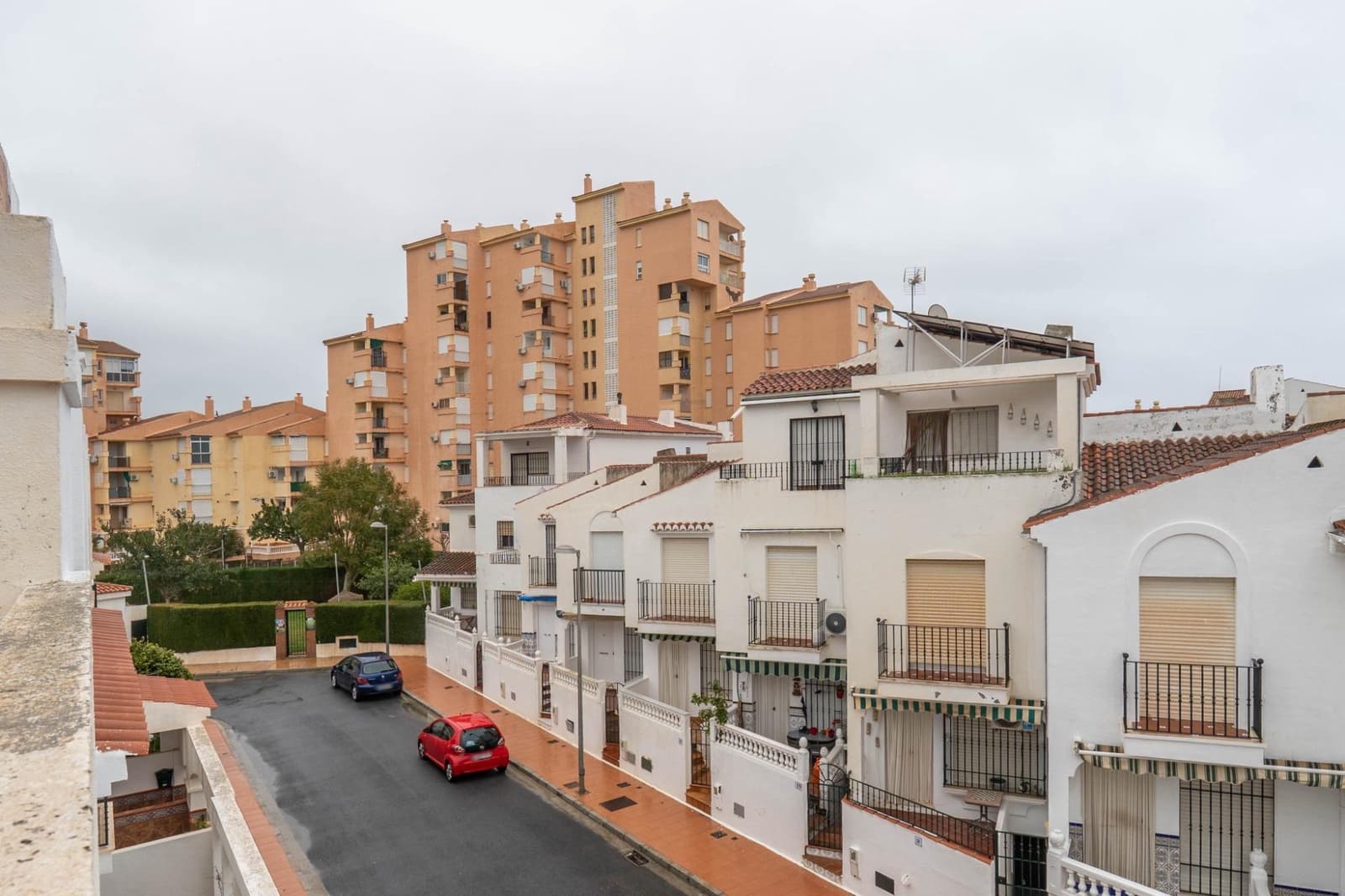 Adosado de 4 habitaciones en Carchuna en venta con piscina garaje - 219.000 € (Ref: 9586476)