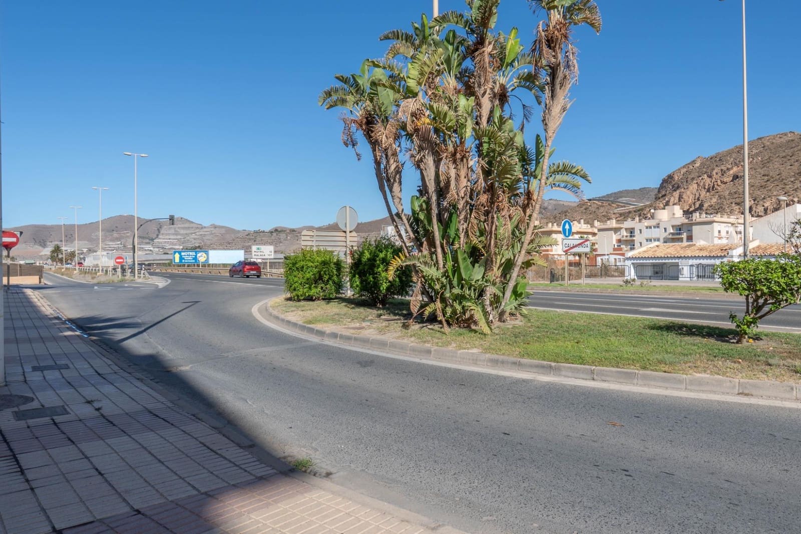 Adosado de 4 habitaciones en Carchuna en venta con piscina garaje - 219.000 € (Ref: 9586476)