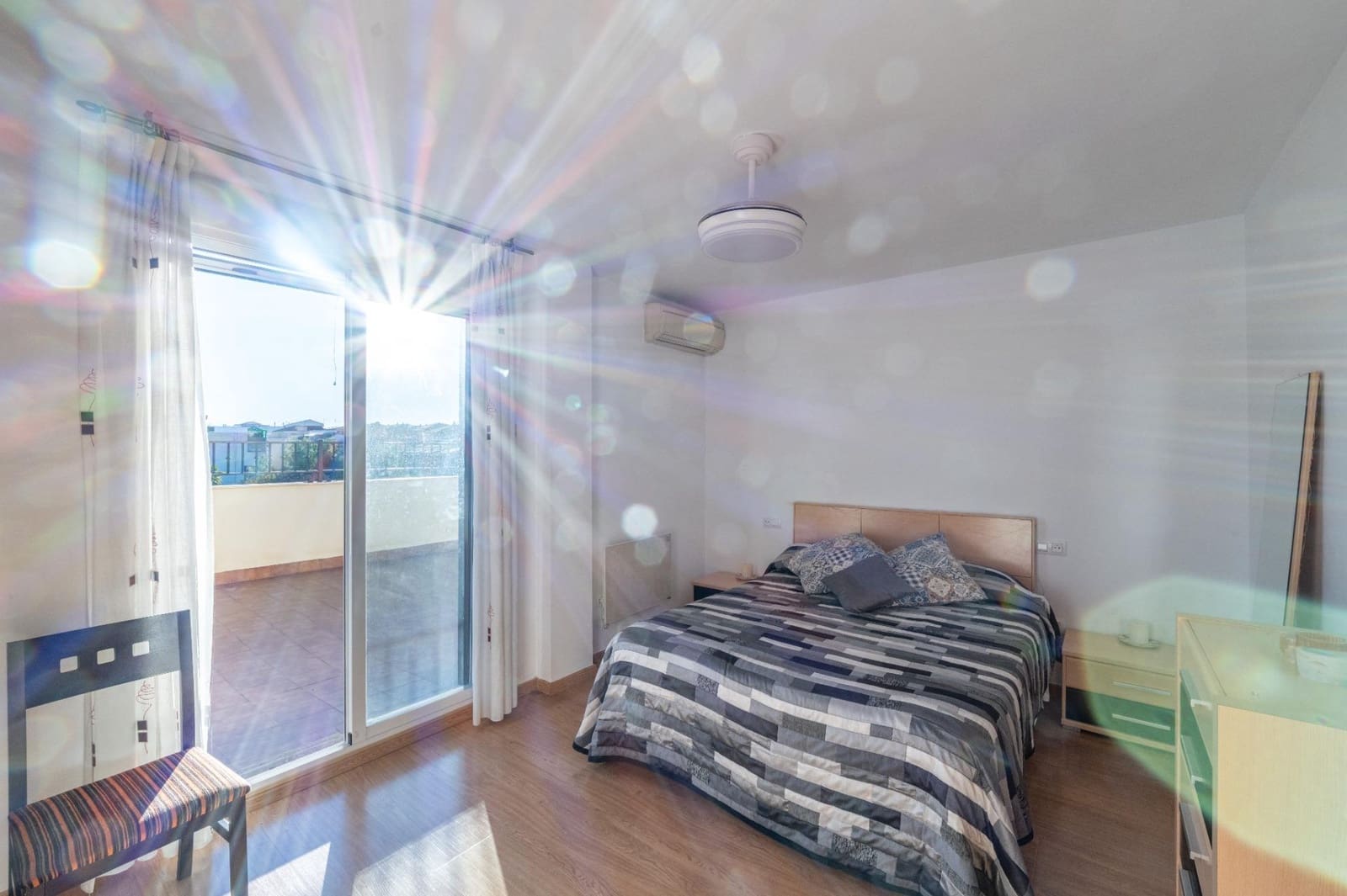 3 sypialnia Penthouse na sprzedaż w Armilla z garażem - 319 000 € (Ref: 9586477)