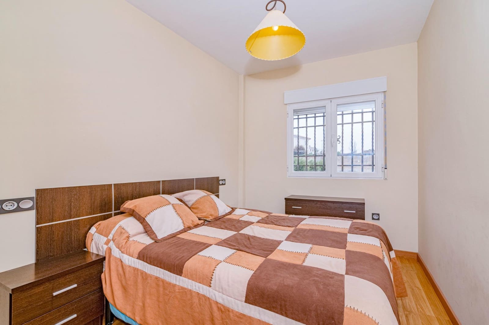 2 bedroom Apartment for sale in Padul - € 125,000 (Ref: 9599505)