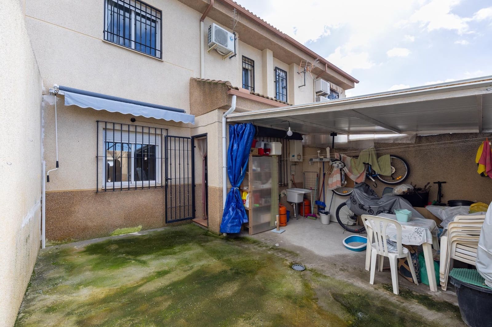 3 slaapkamer Rijtjeshuis te koop in Atarfe met garage - € 144.900 (Ref: 9604951)