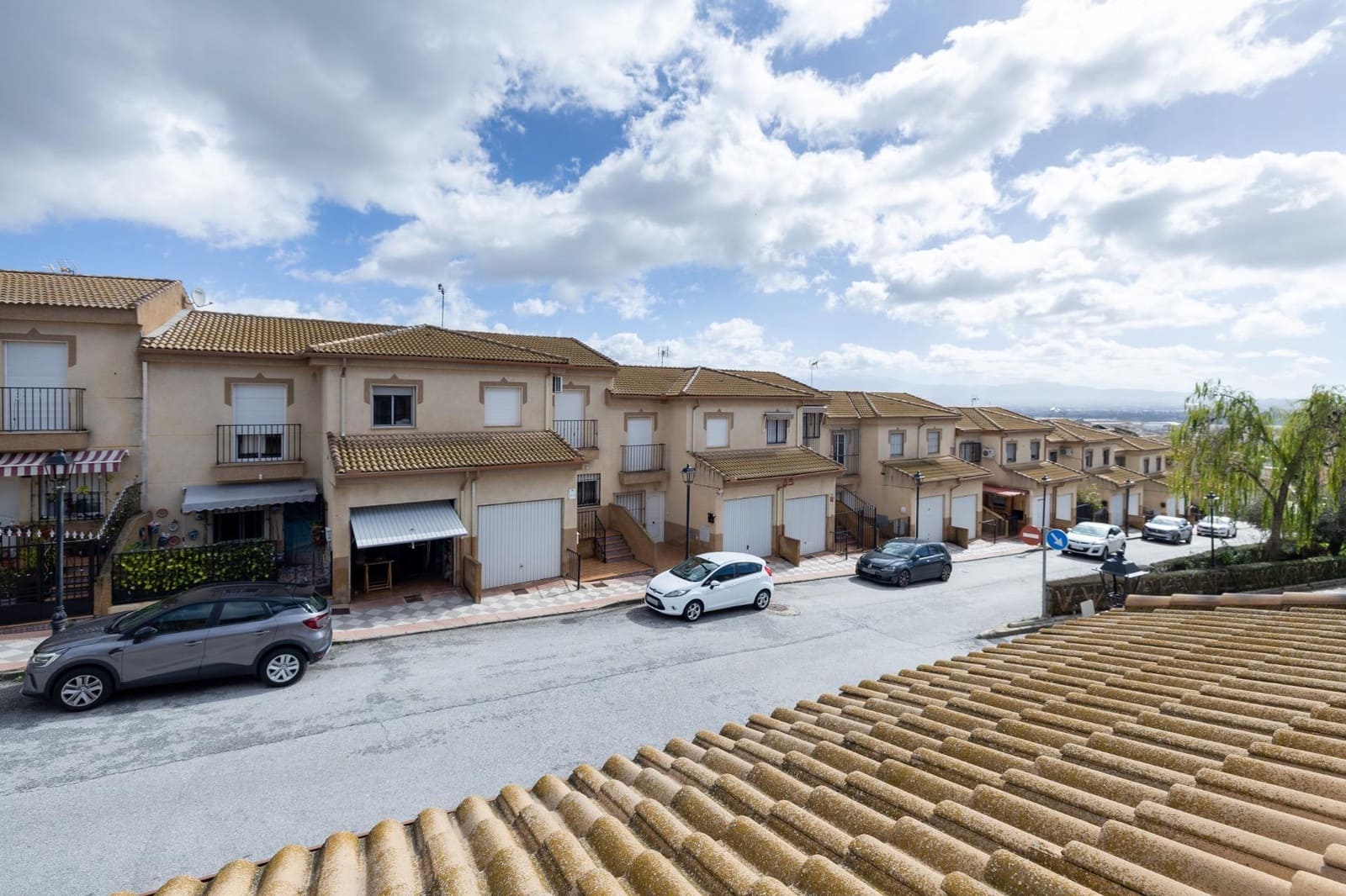 3 slaapkamer Rijtjeshuis te koop in Atarfe met garage - € 144.900 (Ref: 9604951)