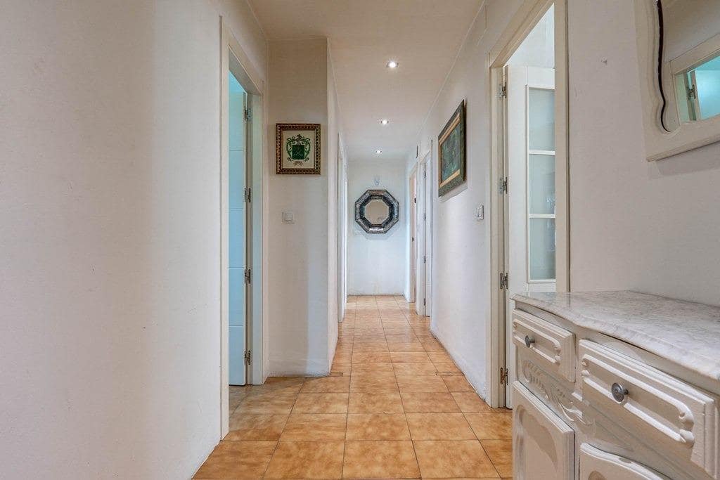 Piso de 4 habitaciones en Granada ciudad en venta - 265.000 € (Ref: 9604952)