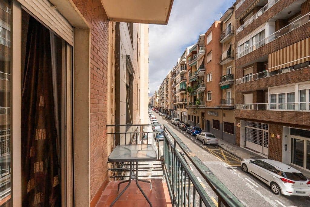 Piso de 4 habitaciones en Granada ciudad en venta - 265.000 € (Ref: 9604952)