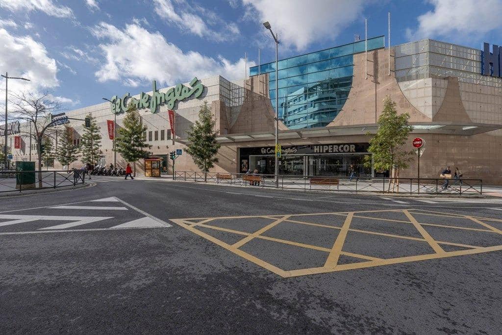 Piso de 4 habitaciones en Granada ciudad en venta - 265.000 € (Ref: 9604952)