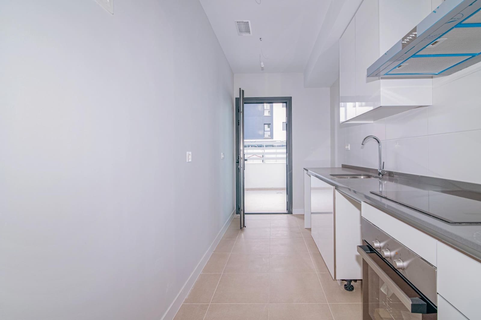 4 sypialnia Mieszkanie na sprzedaż w Miasto Grenada z basenem garażem - 395 000 € (Ref: 9611512)