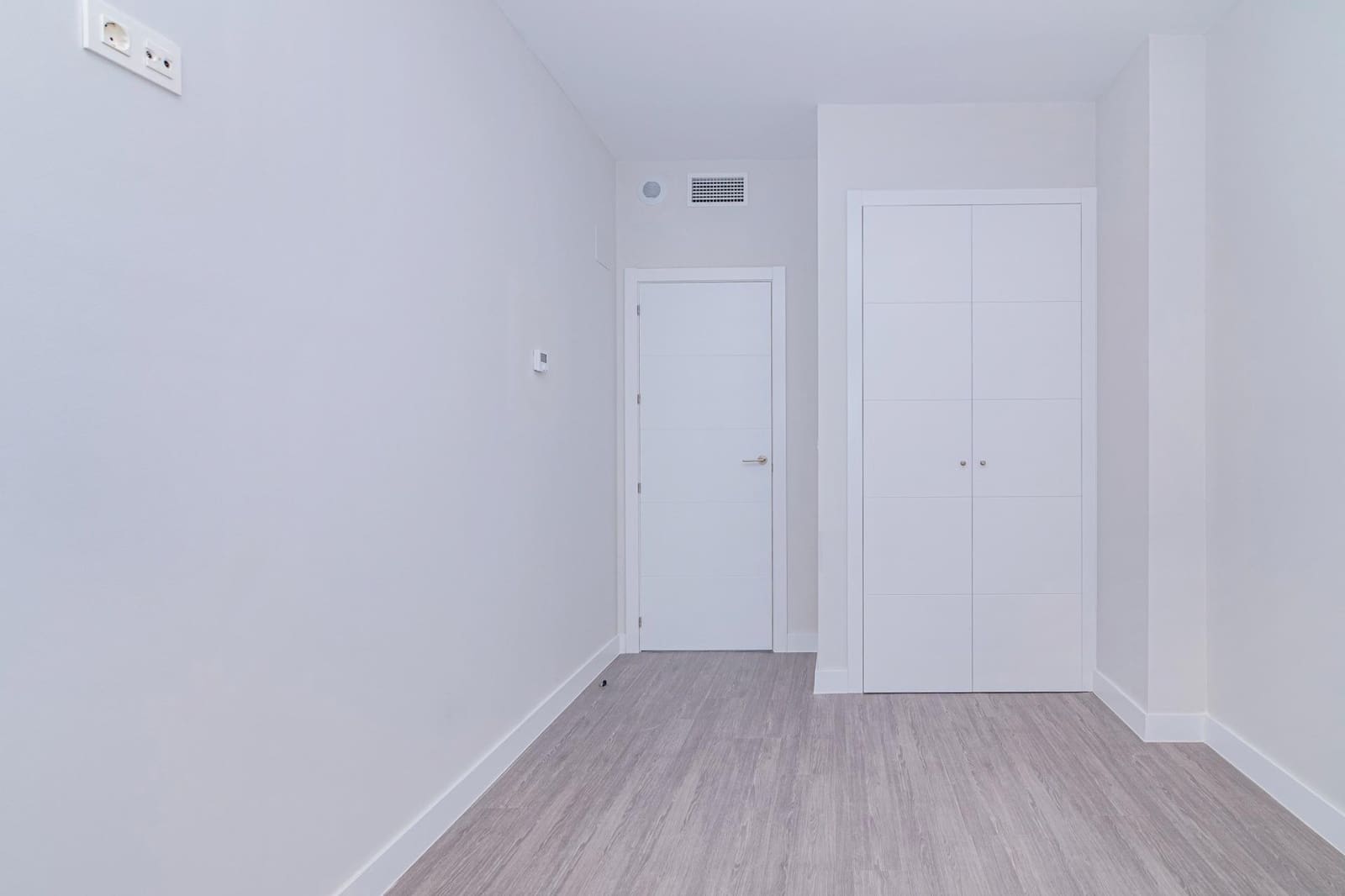 4 sypialnia Mieszkanie na sprzedaż w Miasto Grenada z basenem garażem - 395 000 € (Ref: 9611512)