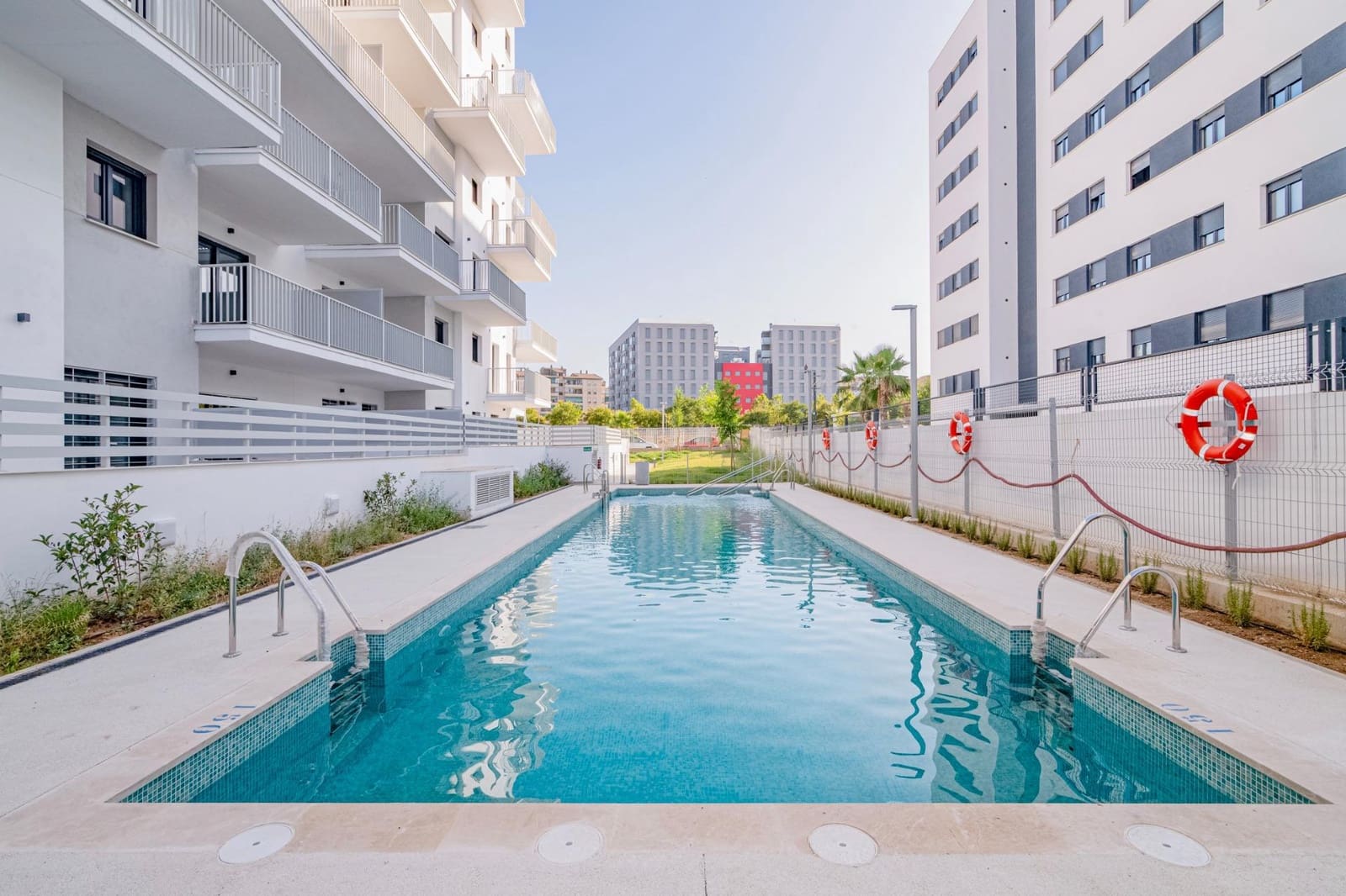 4 sypialnia Mieszkanie na sprzedaż w Miasto Grenada z basenem garażem - 395 000 € (Ref: 9611512)